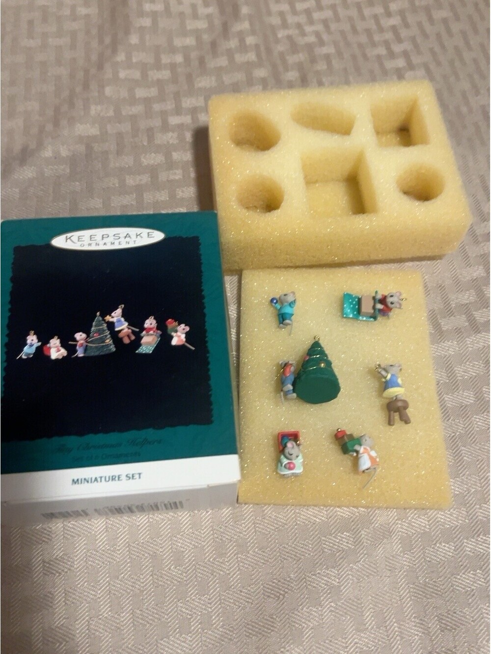 1996 Hallmark Tiny Christmas Helpers Miniature Ornament Set 6 Mice NOS QXM4261